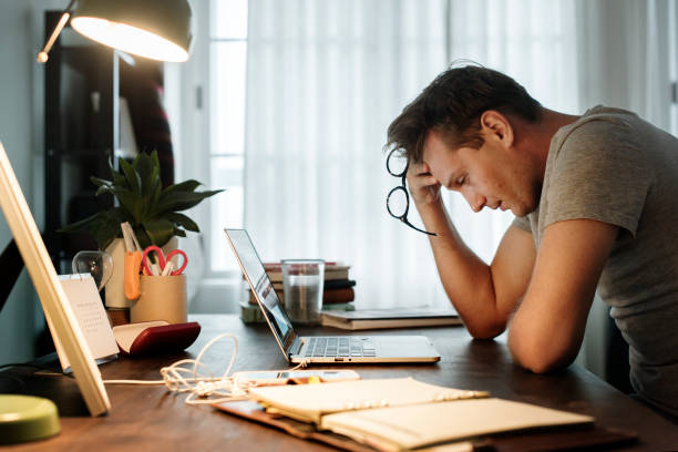 Người thường xuyên gặp căng thẳng, stress dễ bị tái nghiện thuốc lá